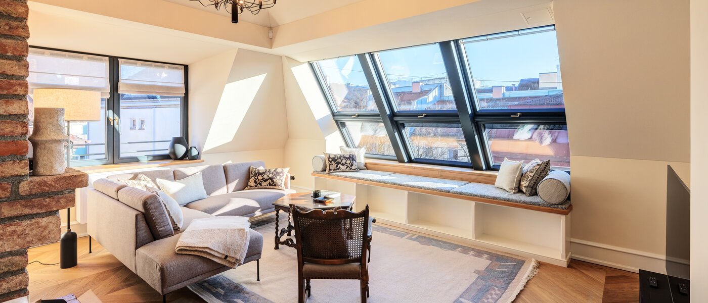 attic apartment München Neuhausen 01 living area 14709