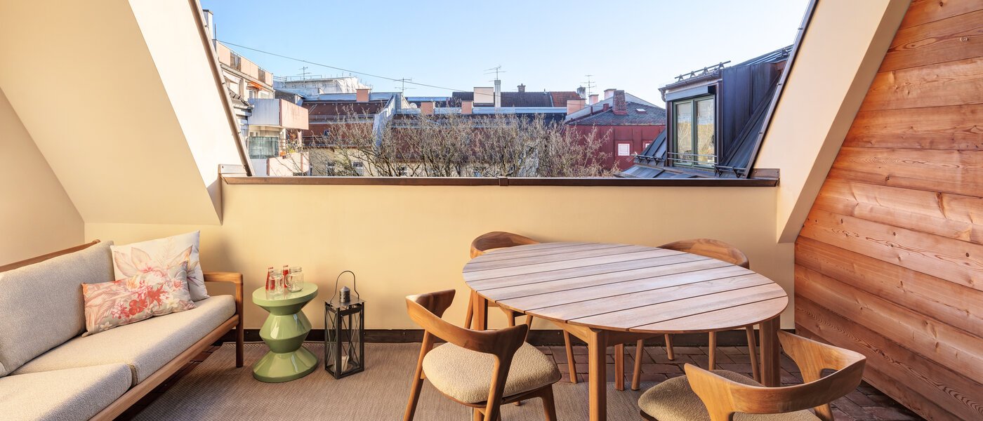 attic apartment München Neuhausen 01 roof terrace 14709