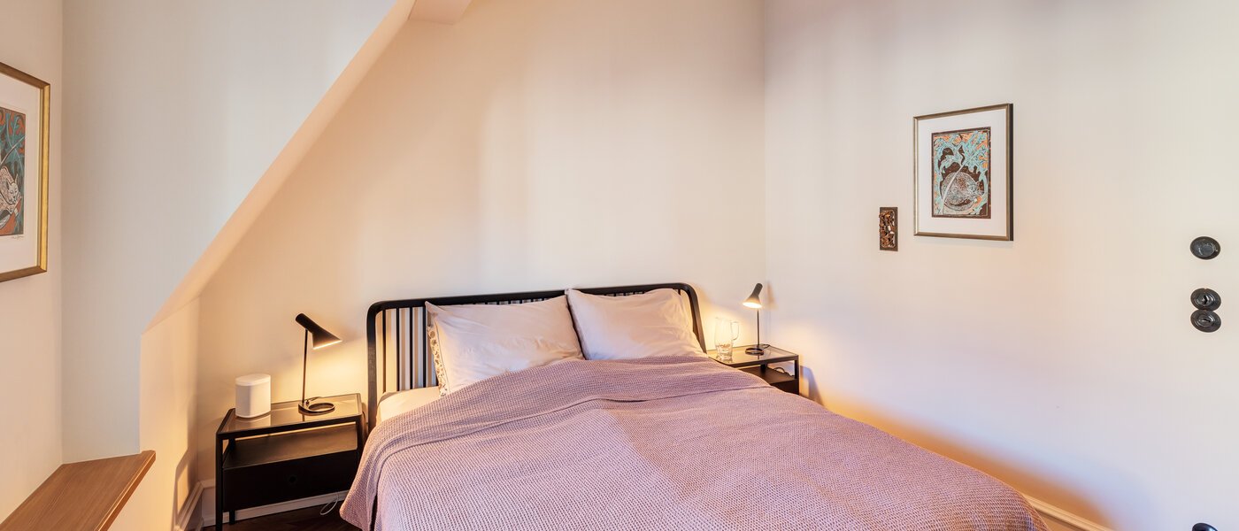 attic apartment München Neuhausen 02 1. bedroom 14709