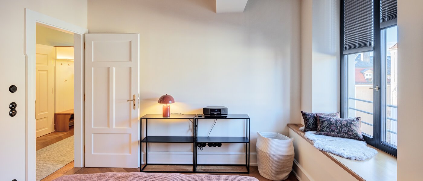 attic apartment München Neuhausen 03 1. bedroom 14709