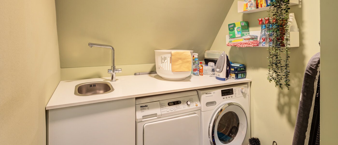 attic apartment München Neuhausen 02 utility room 14709