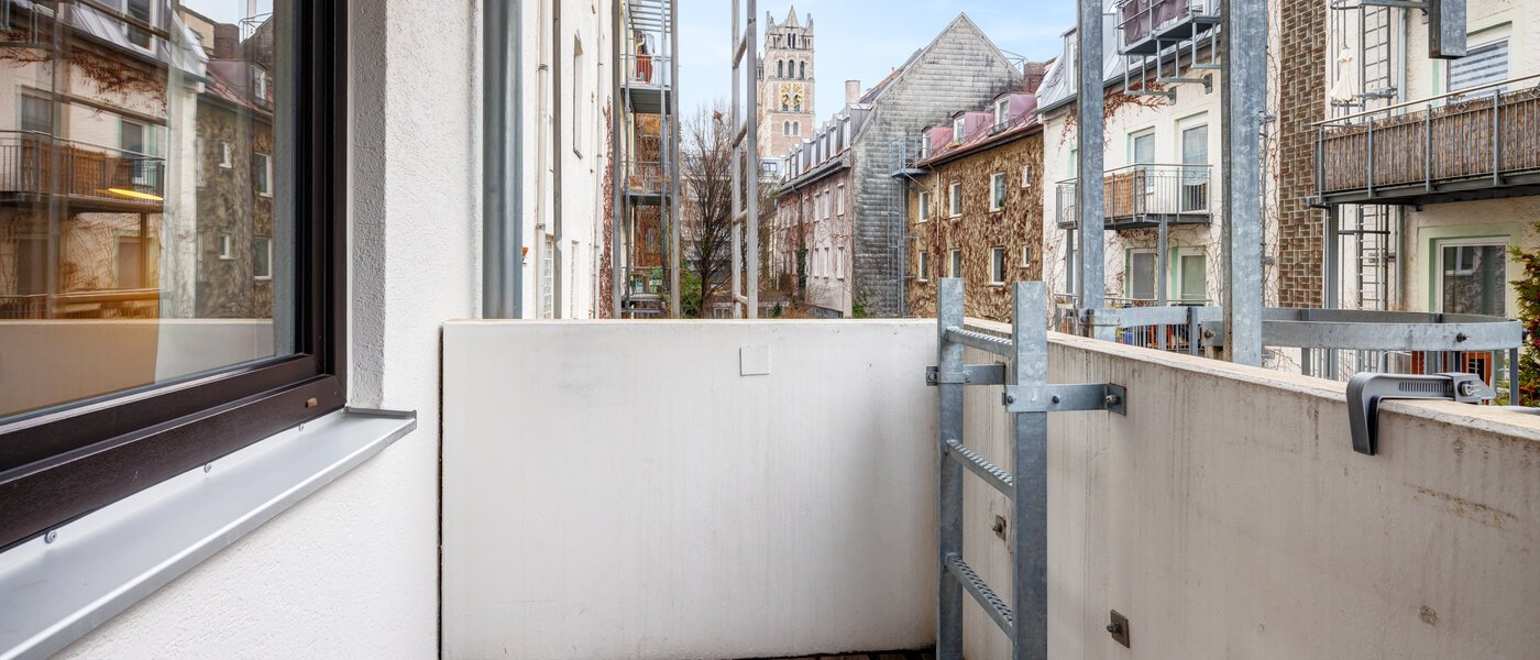 apartment München Glockenbachviertel 01 balcony 14711