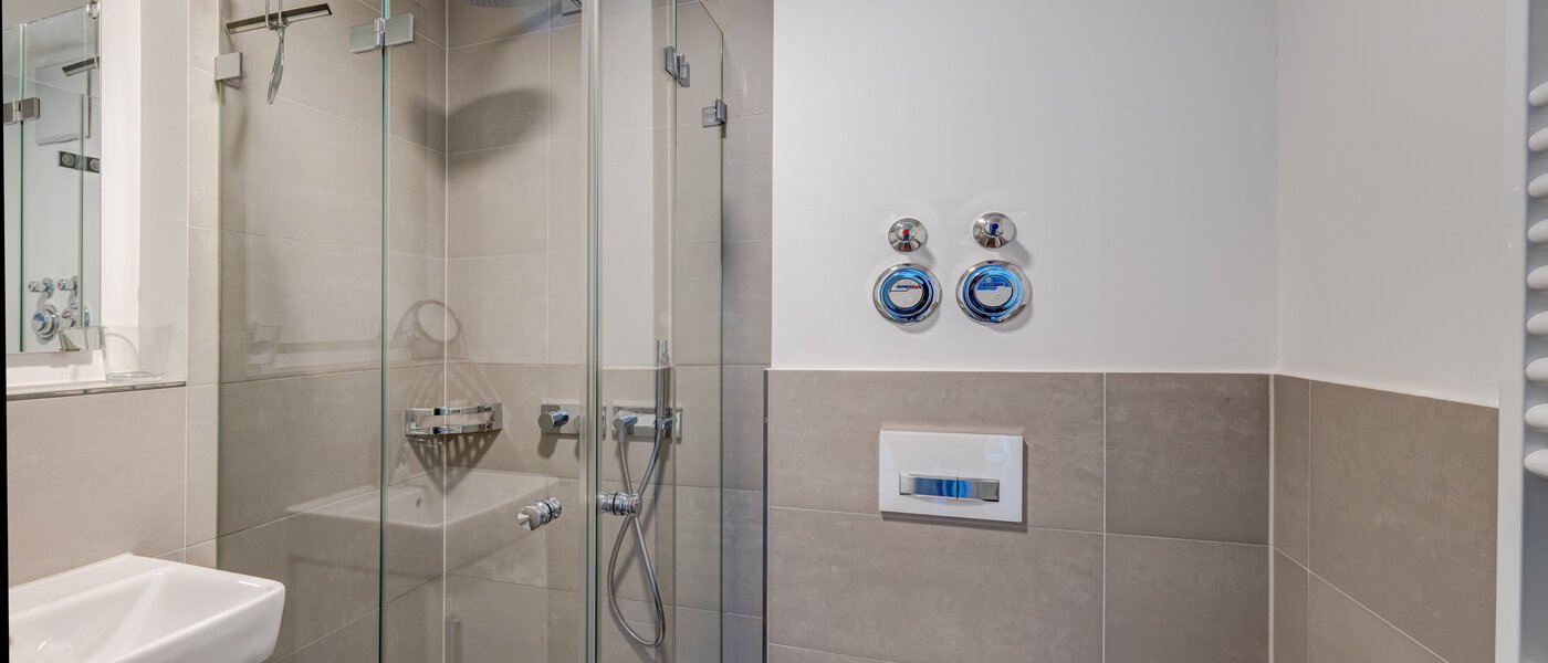 apartment München Harlaching 02 2. bathroom 14713