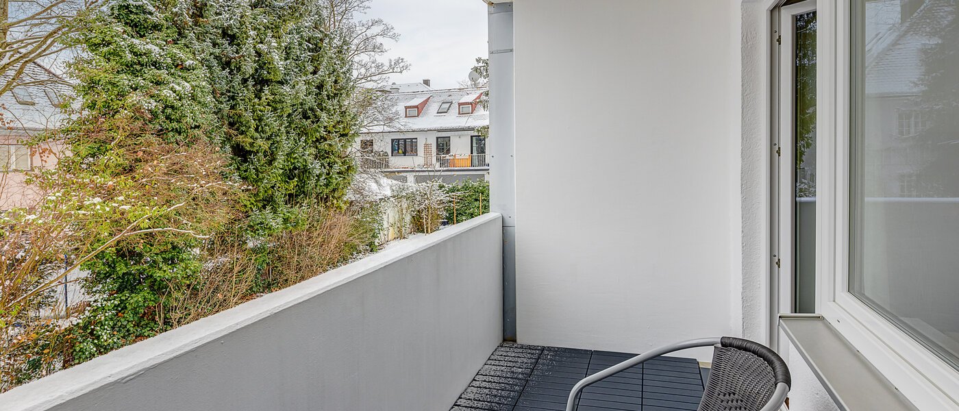 apartment München Schwabing (links der Leopoldstraße) 03 balcony 14718