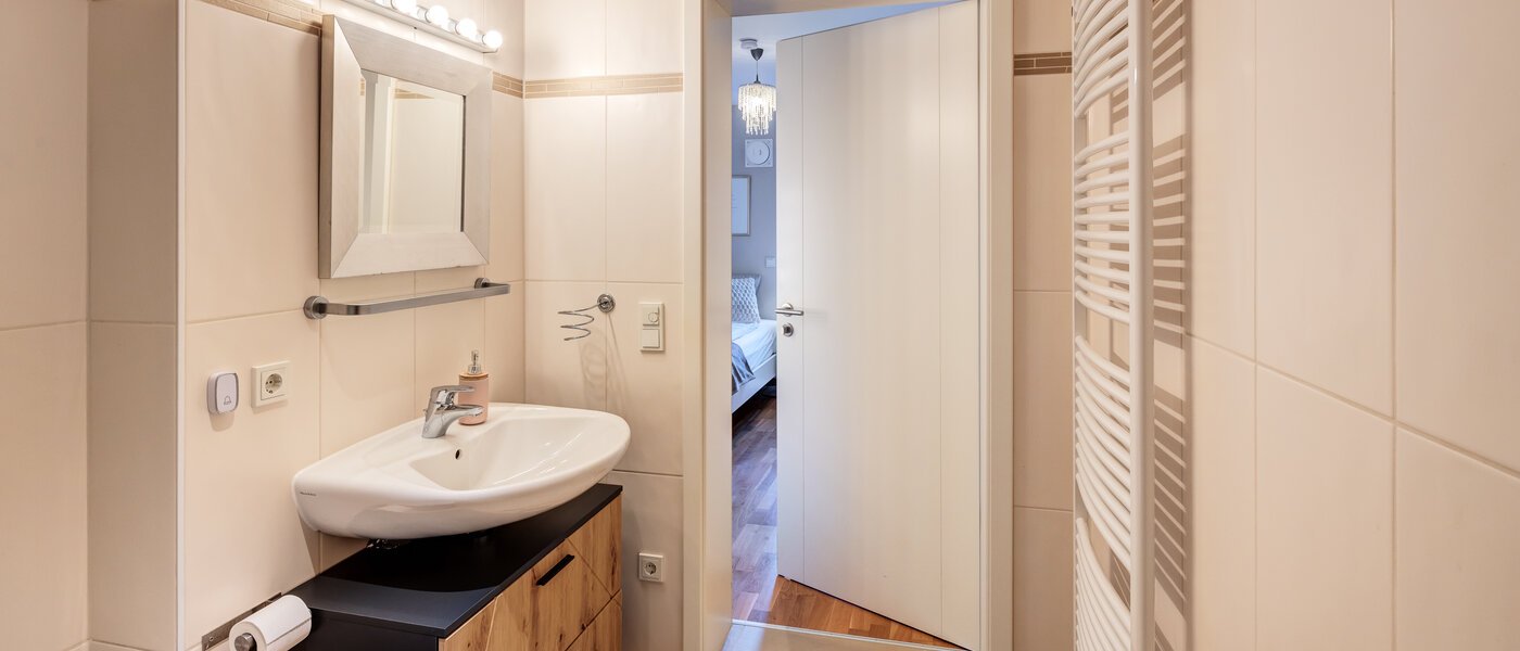 corner townhouse München Untermenzing 02 2. bathroom 14723