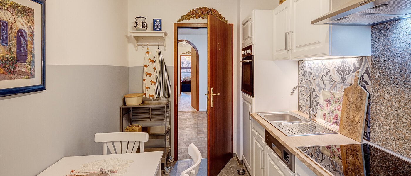 apartment with garden 	 München Solln 03 kitchen 14725