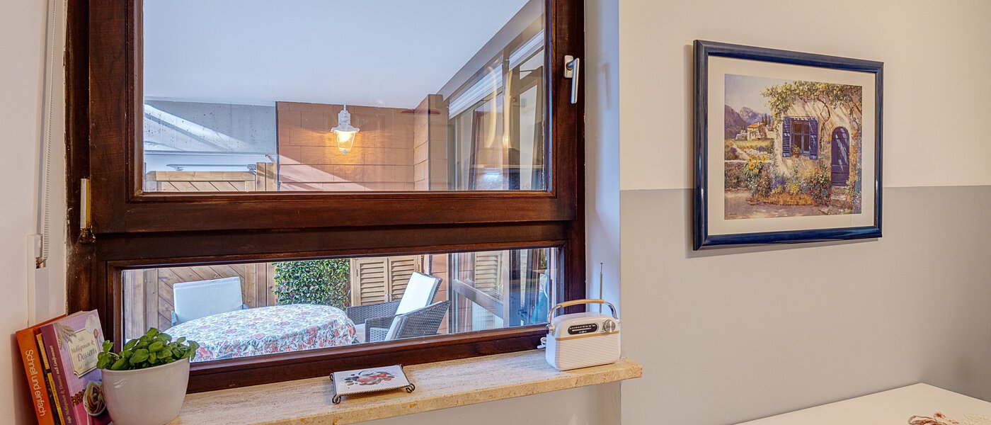 apartment with garden 	 München Solln 04 kitchen 14725