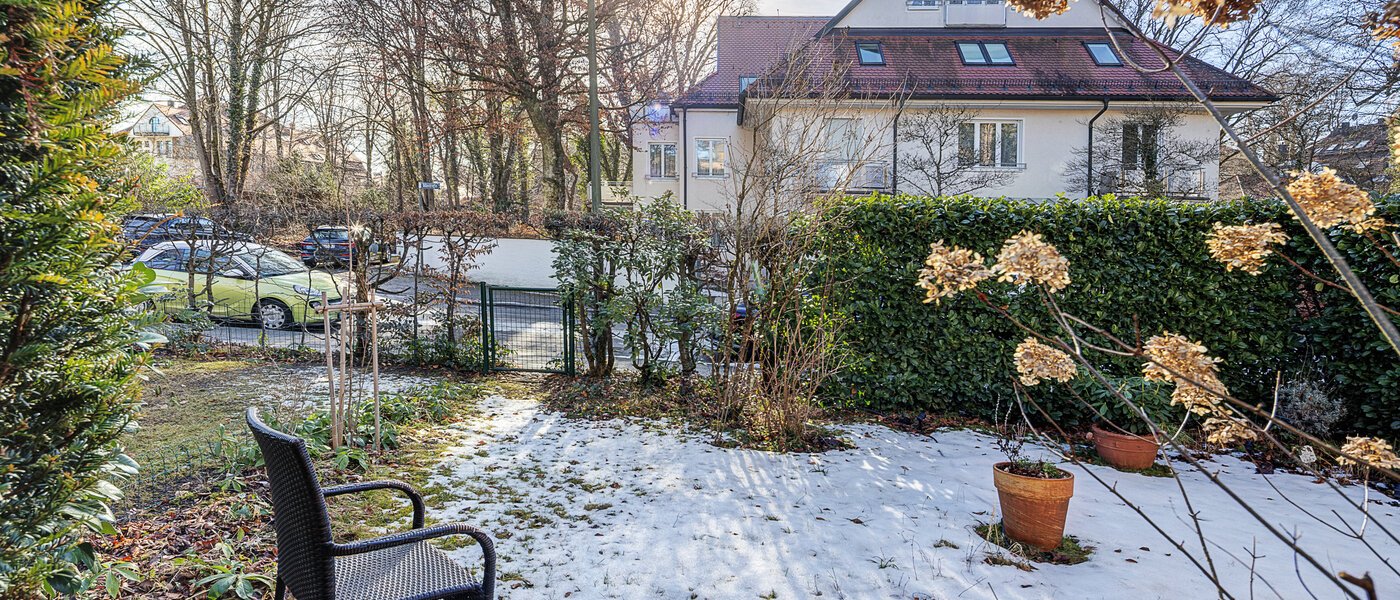 apartment with garden 	 München Solln 02 garden 14725