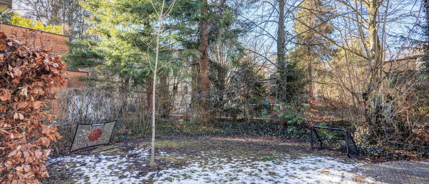 apartment with garden 	 München Solln 02 inner courtyard  14725