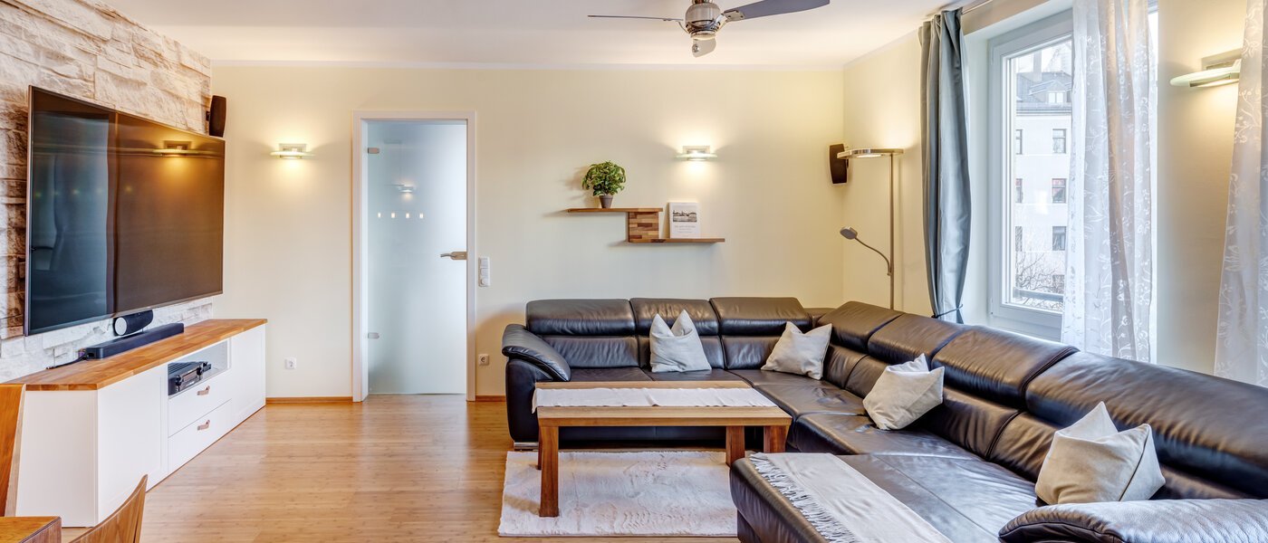 apartment München Haidhausen 02 living area 14730