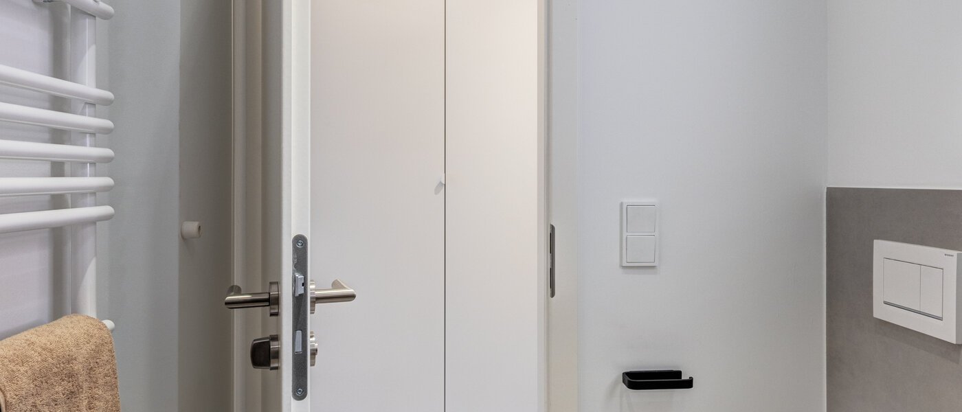 apartment München Schwabing - Alte Heide 03 bathroom 14736