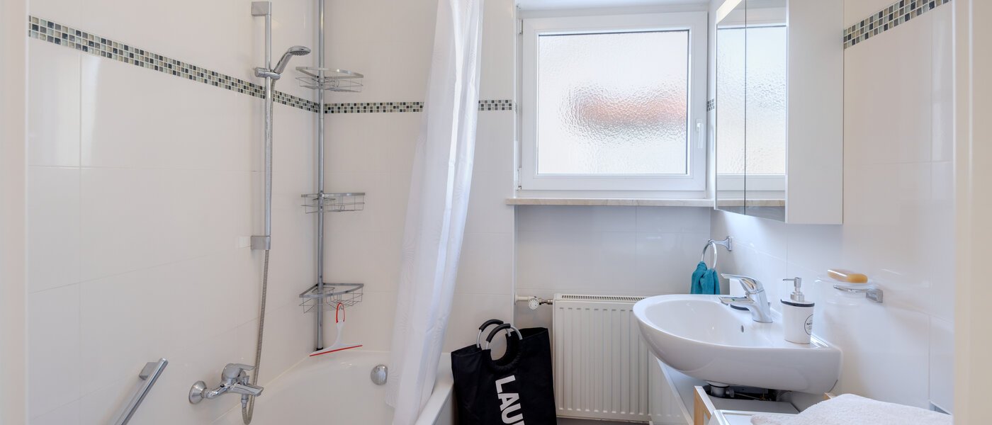 apartment Gröbenzell 01 bathroom 14745