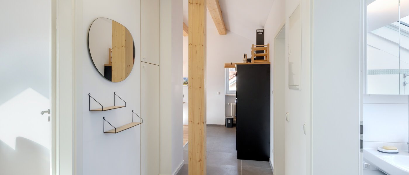 attic apartment Gröbenzell 01 hall 14746