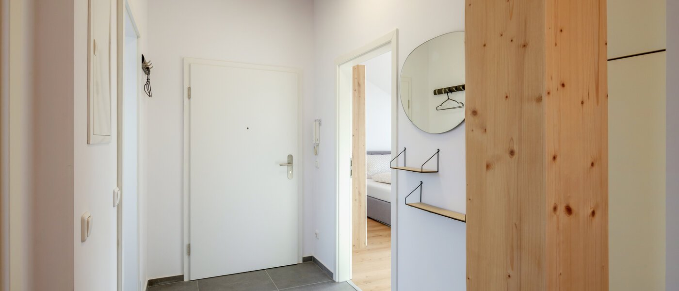 attic apartment Gröbenzell 02 hall 14746