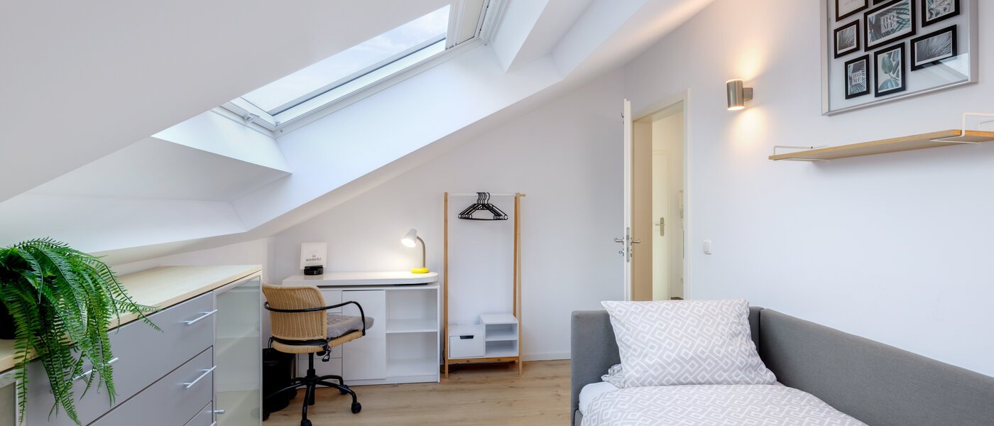 attic apartment Gröbenzell 02 2. bedroom 14746