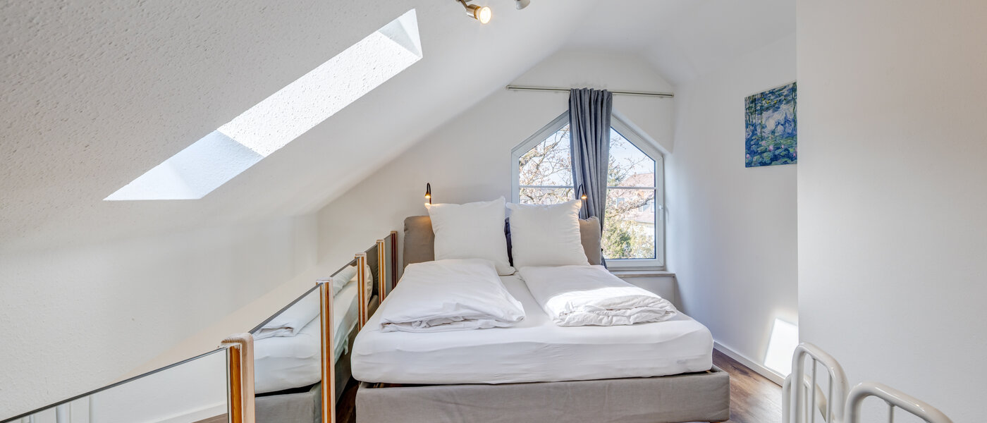 gallery apartment  München Waldtrudering 01 sleeping area 14759