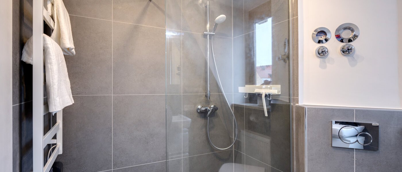 attic apartment München Isarvorstadt 03 bathroom 14762