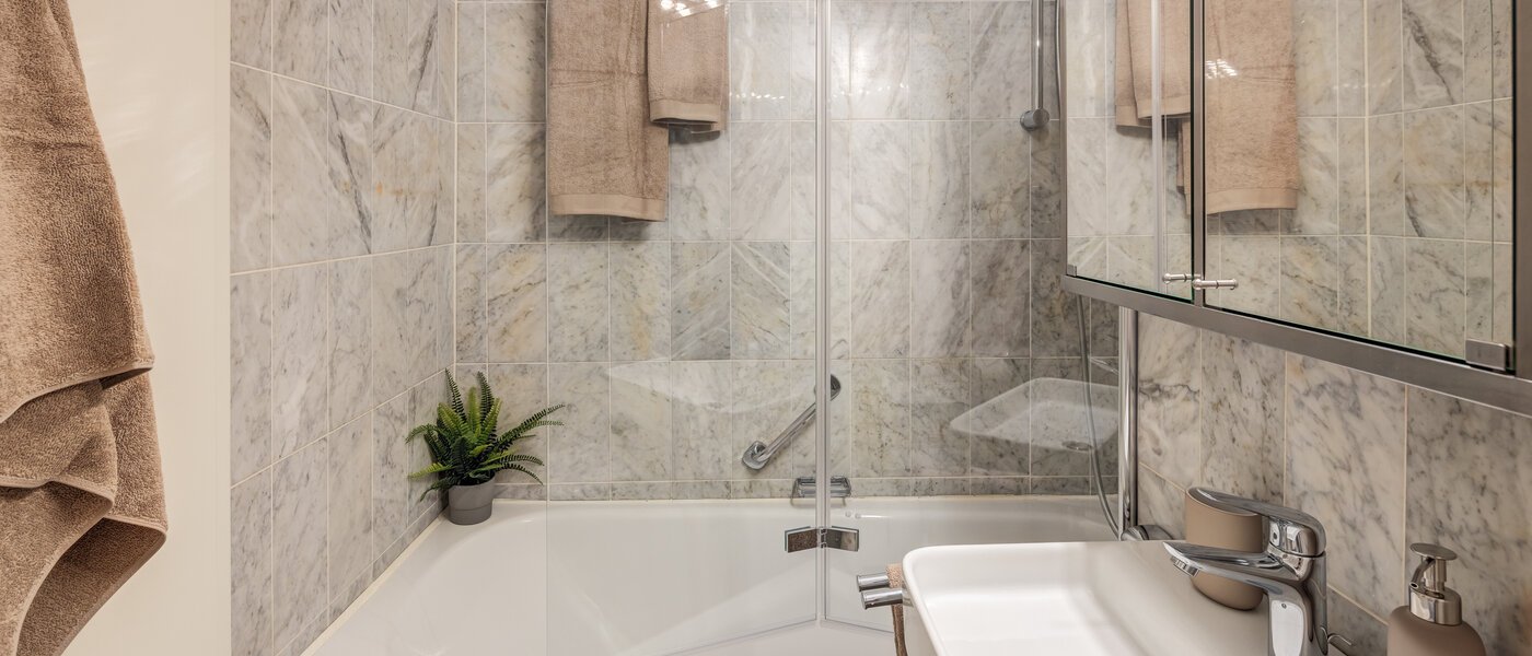 apartment München Schwabing-West 01 bathroom 14767