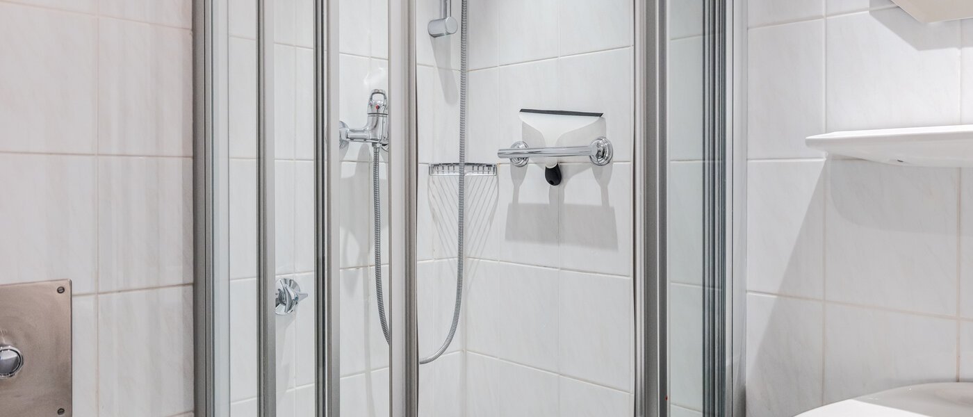 apartment München Nymphenburg 02 2. bathroom 14770