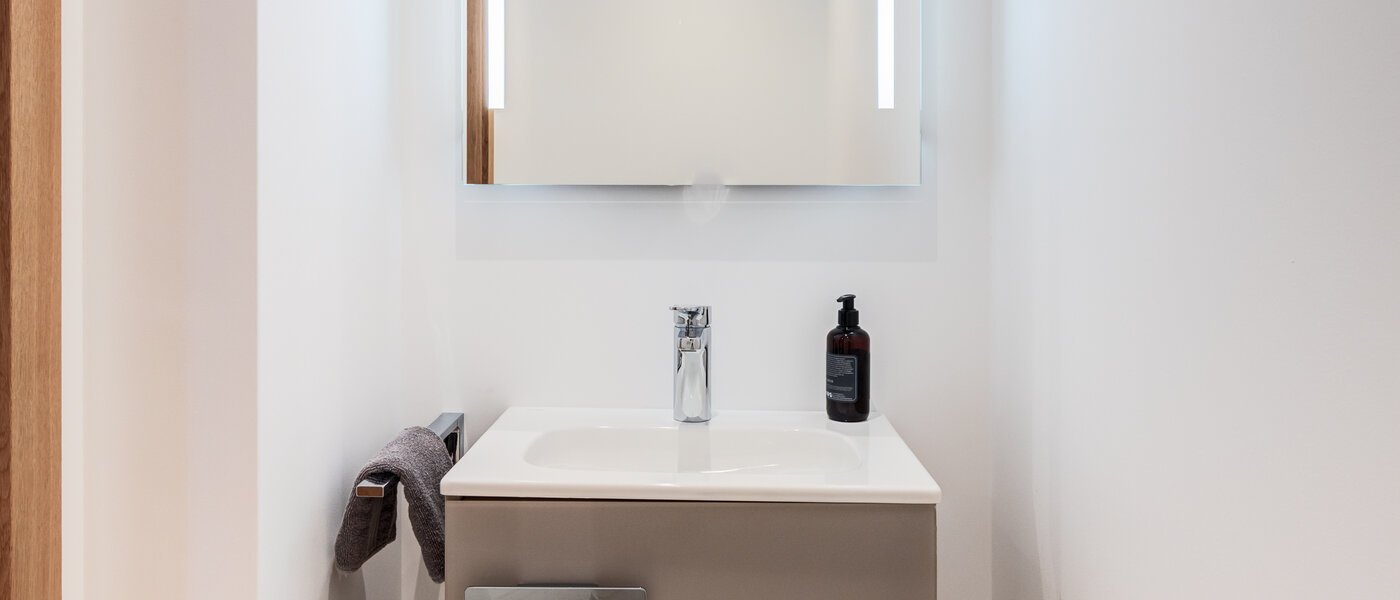 apartment Rottach-Egern 01 guest toilet 14774