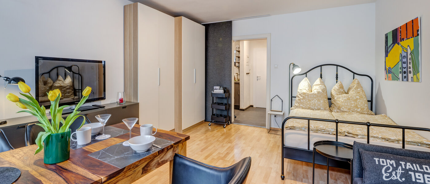 apartment München Schwabing-West (rund um den Hohenzollernplatz) 02 living area 14776