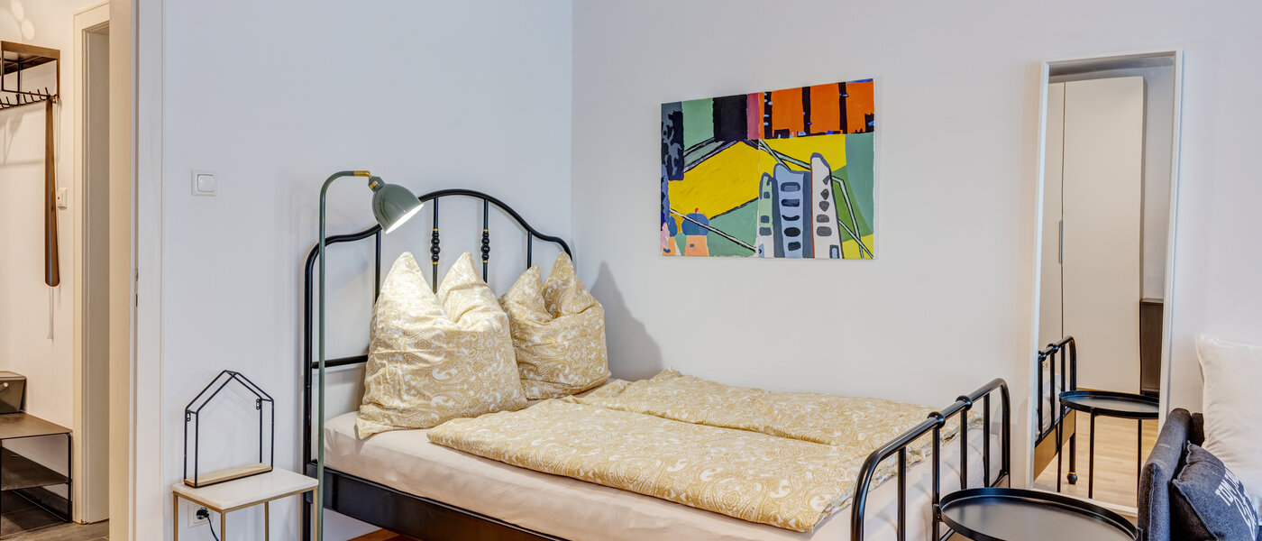 apartment München Schwabing-West (rund um den Hohenzollernplatz) 03 living area 14776