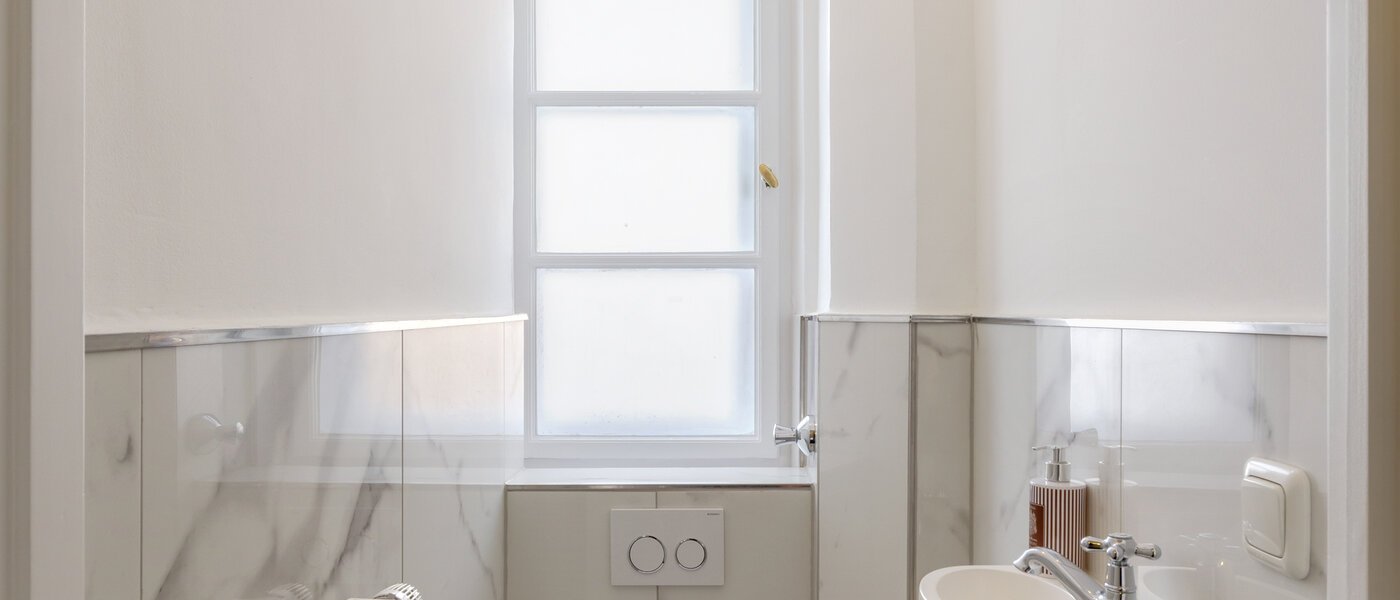 apartment München Maxvorstadt - Rund um den Josephplatz 01 separate toilet 14777