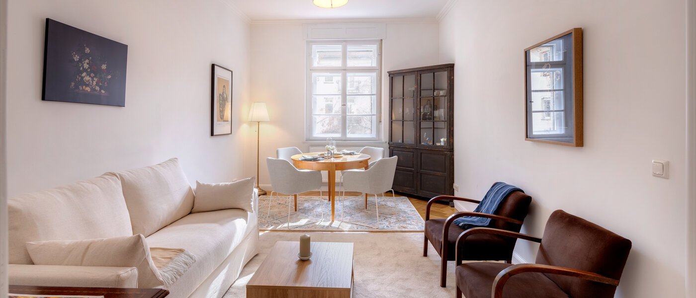 apartment München Maxvorstadt - Rund um den Josephplatz 02 living room 14777