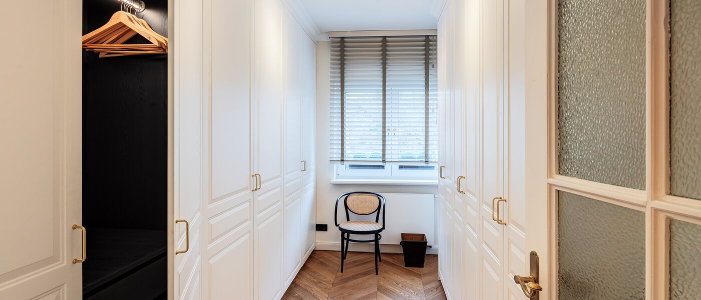 townhouse München Schwabing 01 dressing room 14779