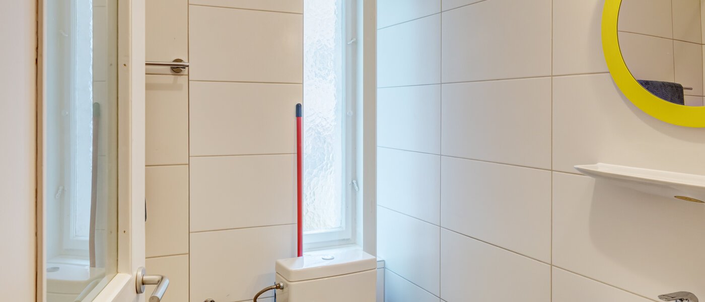 apartment München Glockenbachviertel 01 bathroom 14780