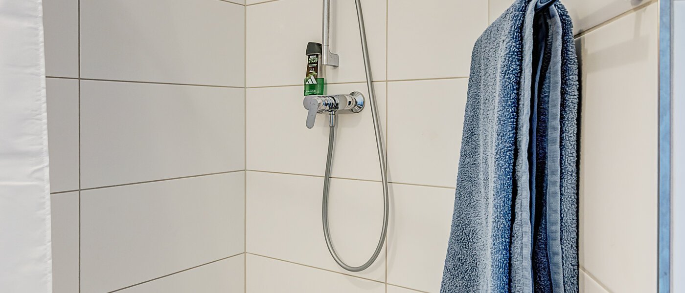 apartment München Glockenbachviertel 03 bathroom 14780