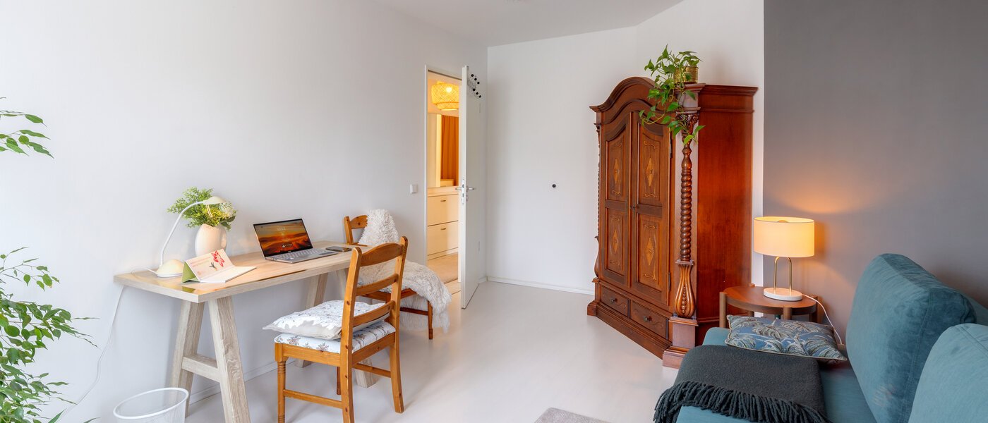 apartment München Obermenzing 04 Workspace/Guestroom 14782