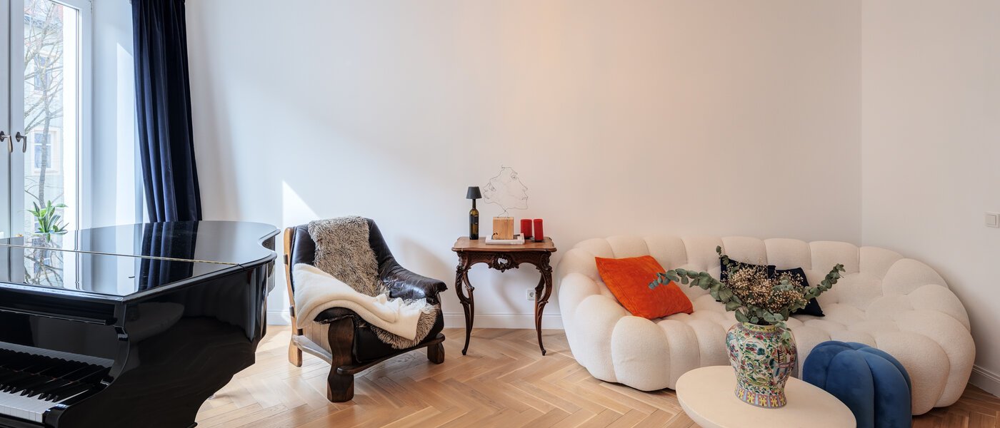 apartment München Schwabing-West (rund um den Hohenzollernplatz) 02 living area 14795