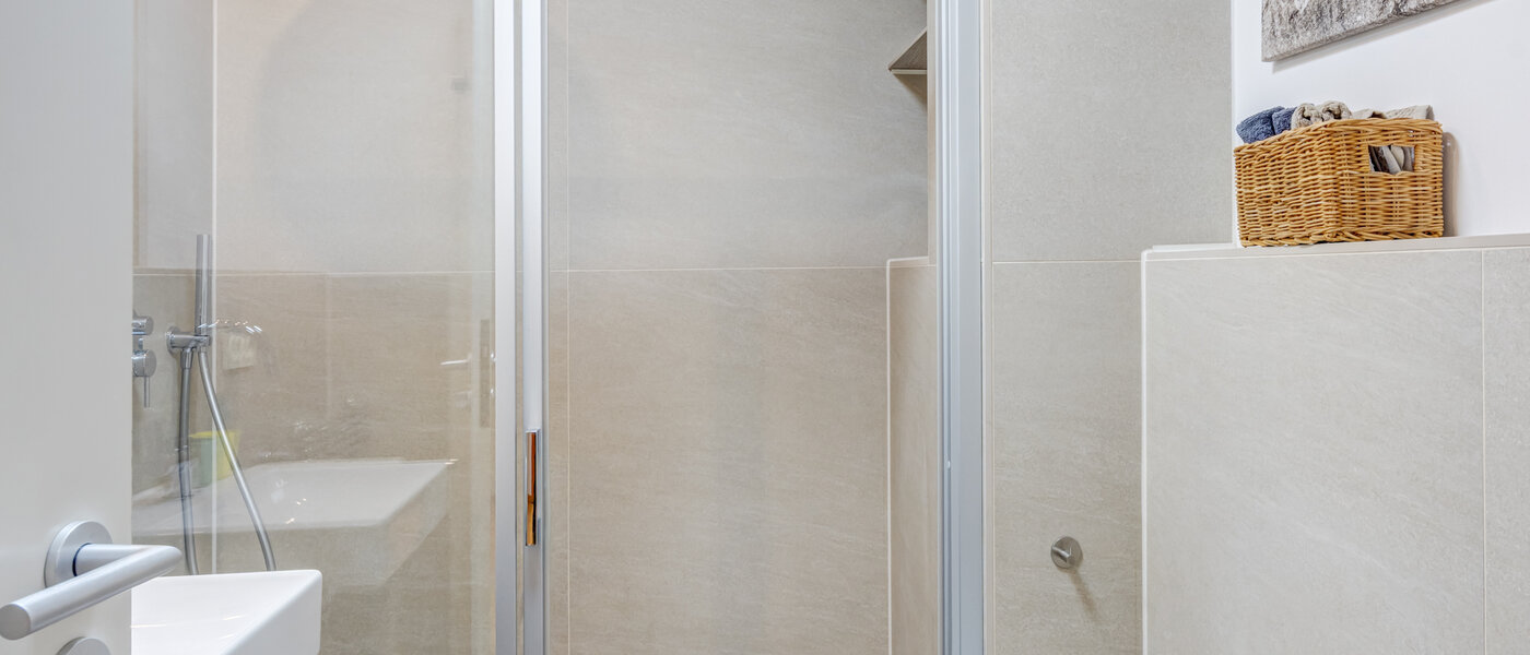 apartment München Bogenhausen 01 bathroom 14798