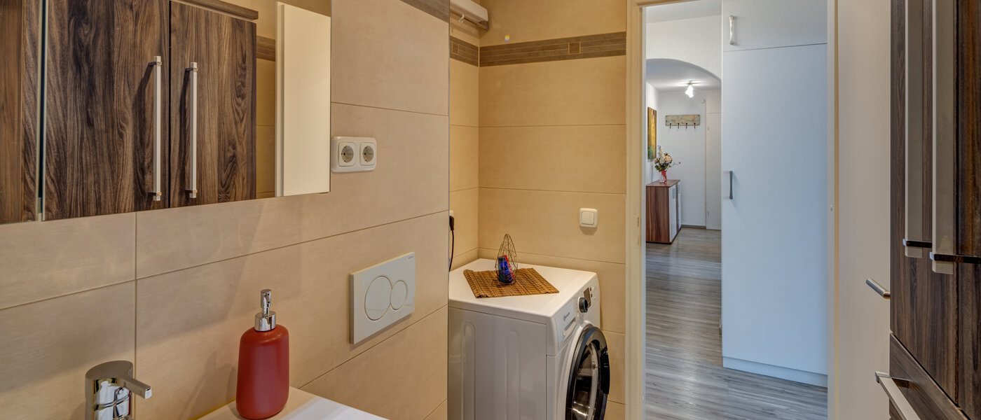 apartment Unterschleißheim 02 bathroom 14802