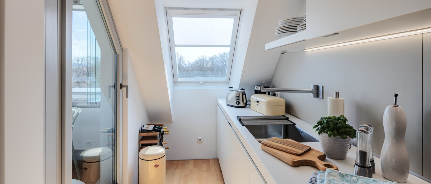 attic apartment München Ludwigsvorstadt 03 kitchen 14803
