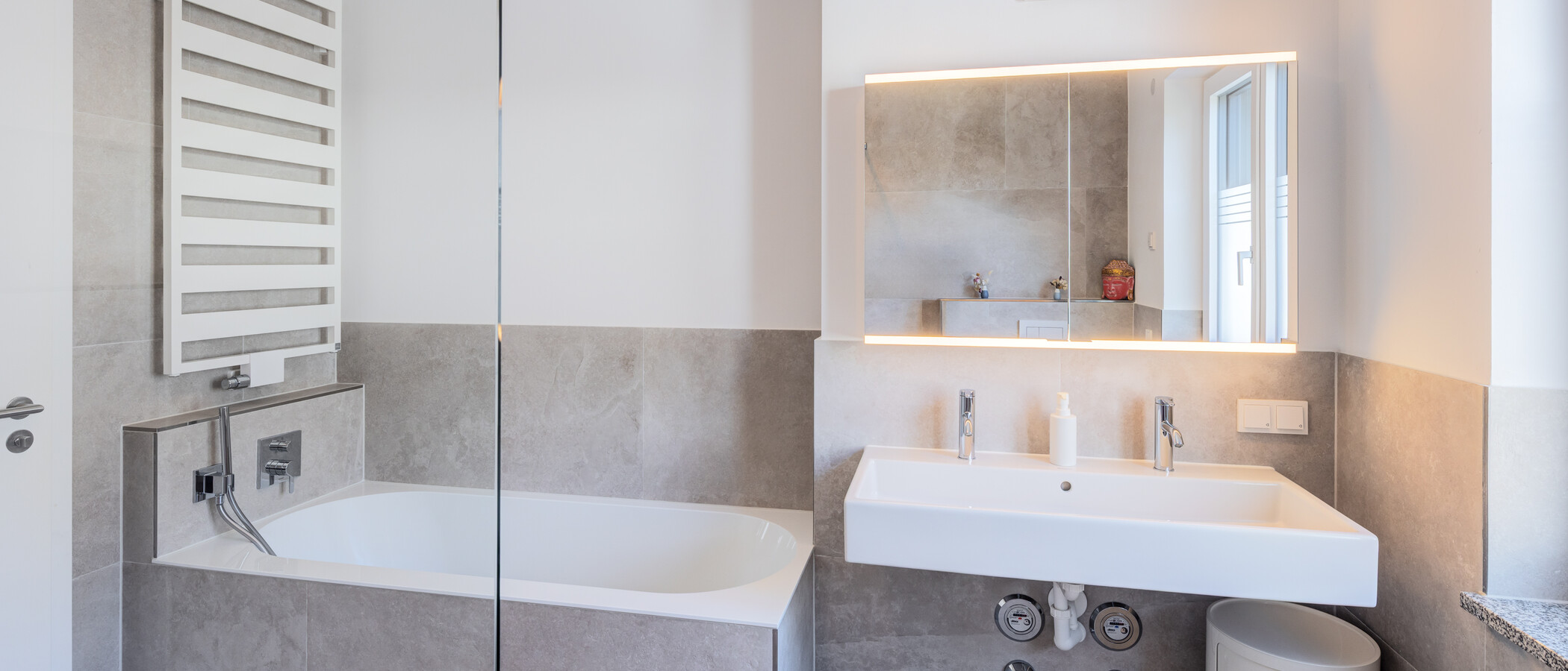 apartment Unterschleißheim Lohhof 01 bathroom 14813