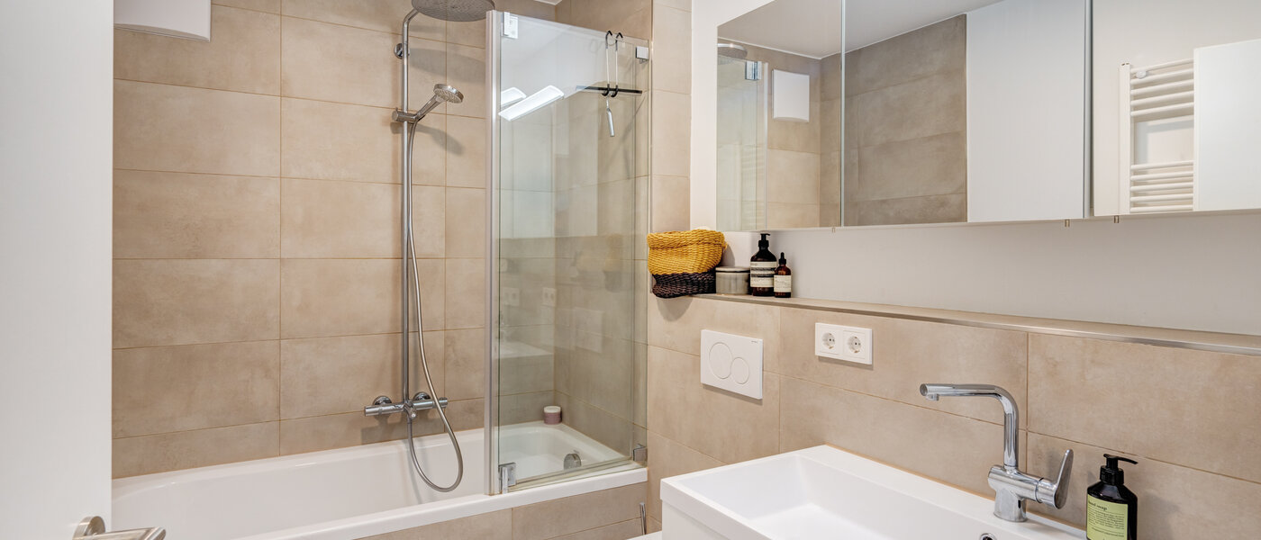 townhouse München Harlaching 01 1. bathroom 14816