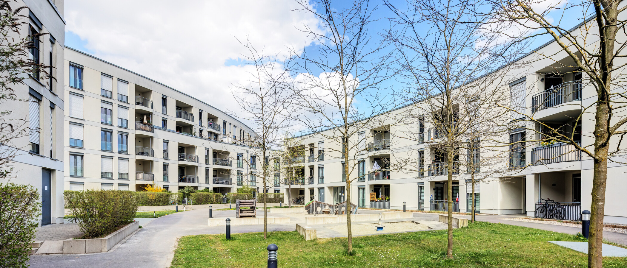 apartment München Neuaubing 01 inner courtyard  14822