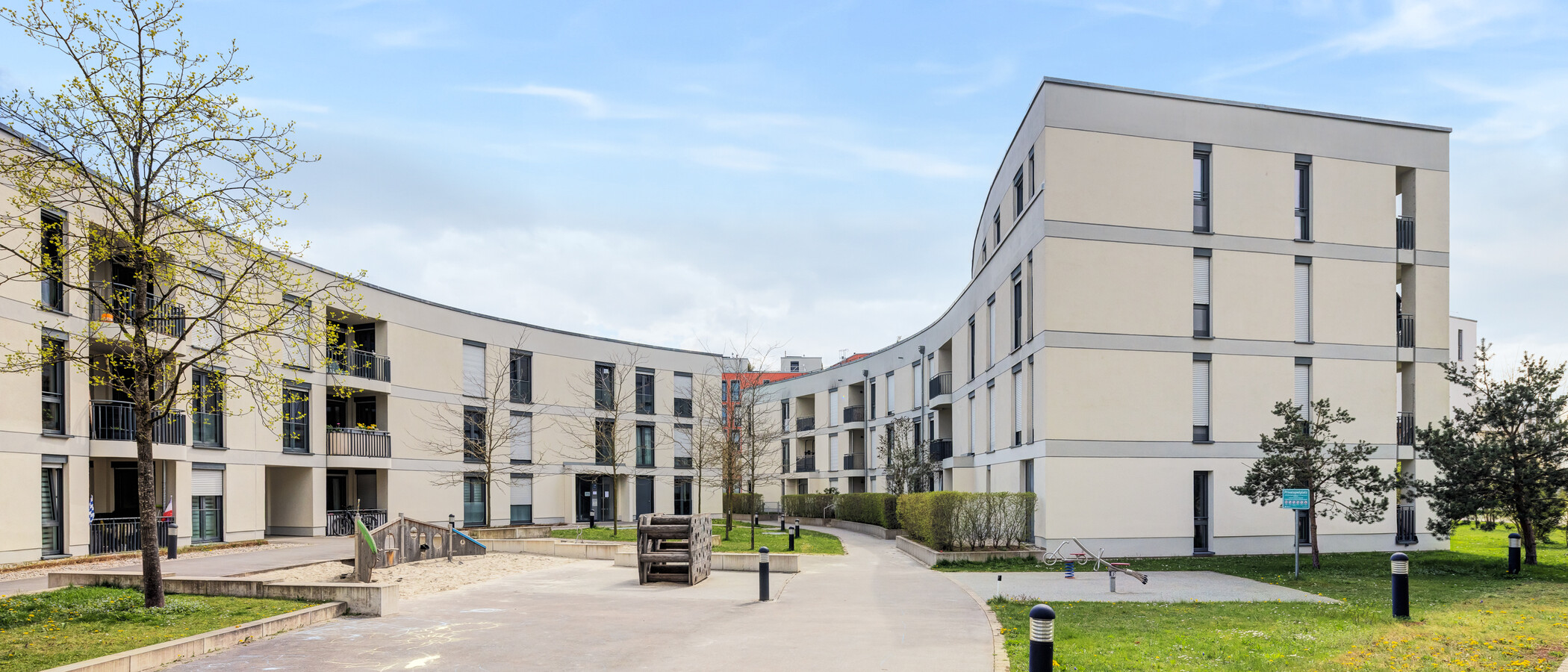 apartment München Neuaubing 02 inner courtyard  14822