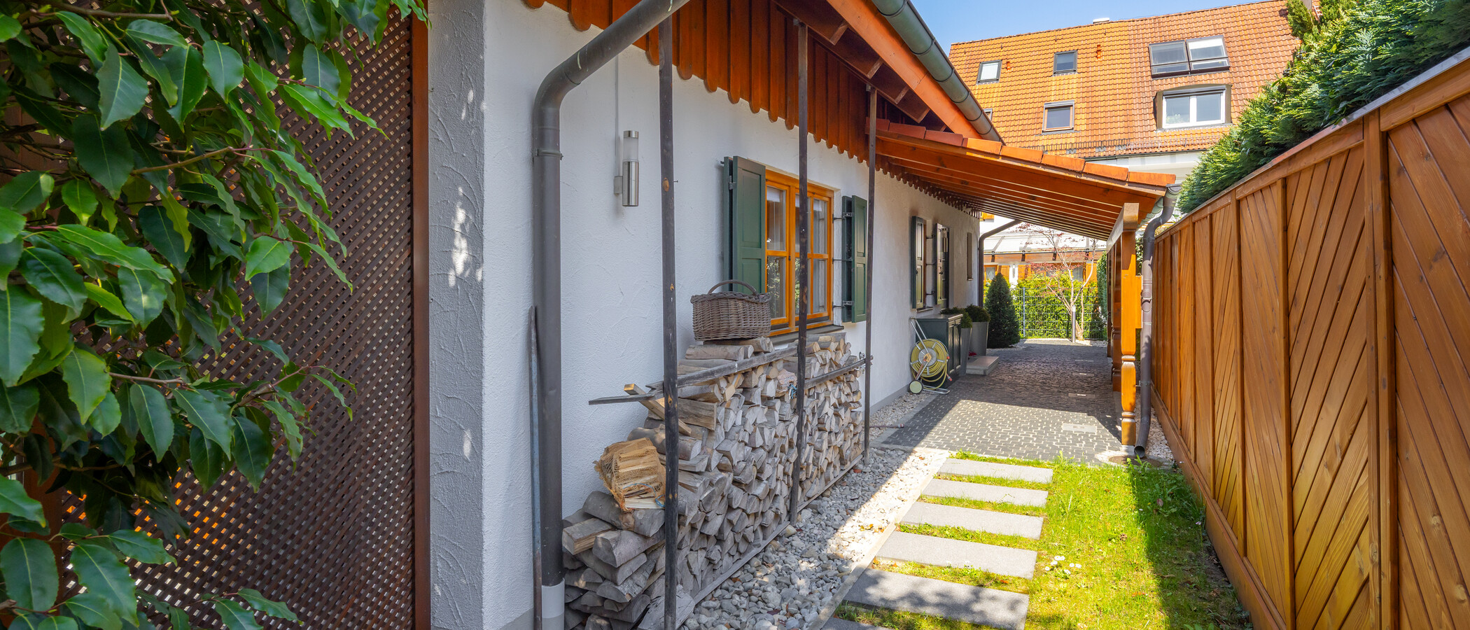 detached house München Obersendling 01 access way 14826