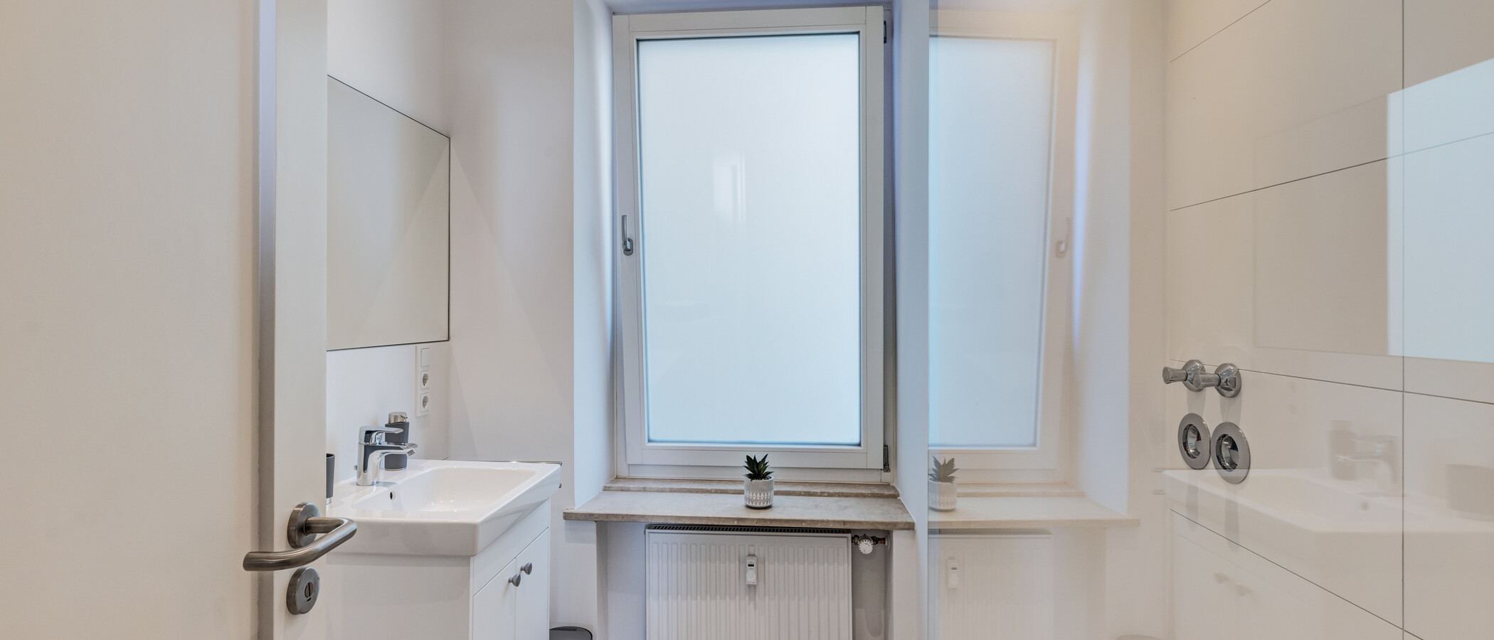 apartment München Glockenbachviertel 01 bathroom 14833