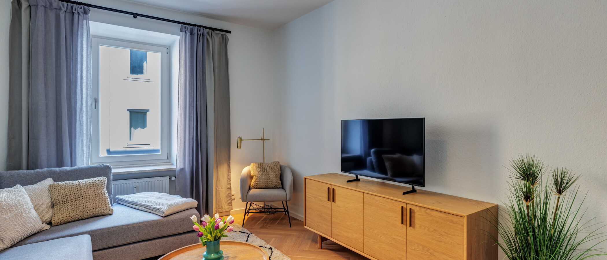 apartment München Glockenbachviertel 02 living room 14833