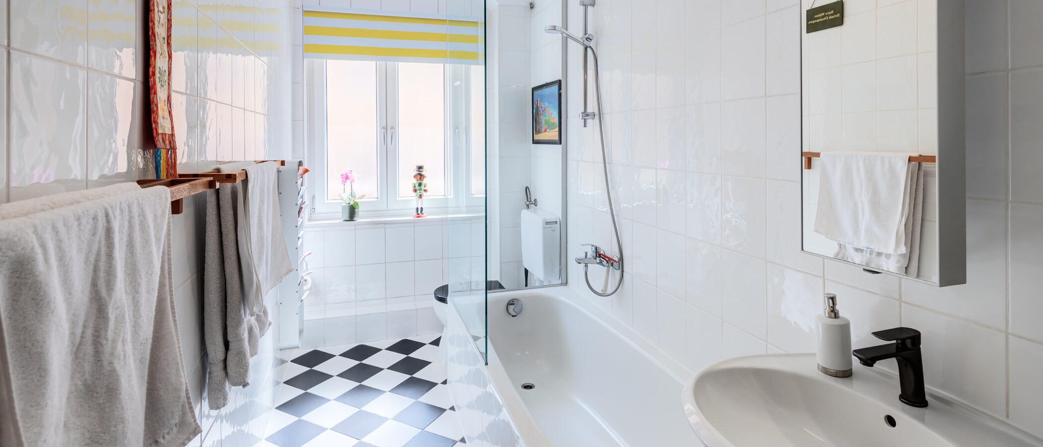 apartment München Schwabing (links der Leopoldstraße) 01 bathroom 14839