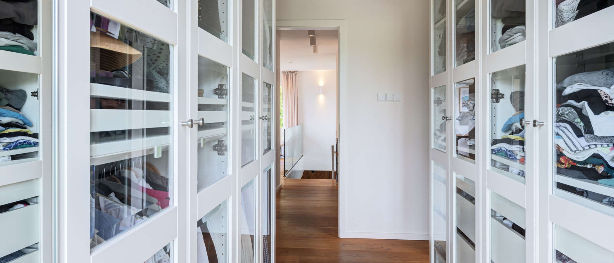 detached house Fahrenzhausen 03 dressing room 14846