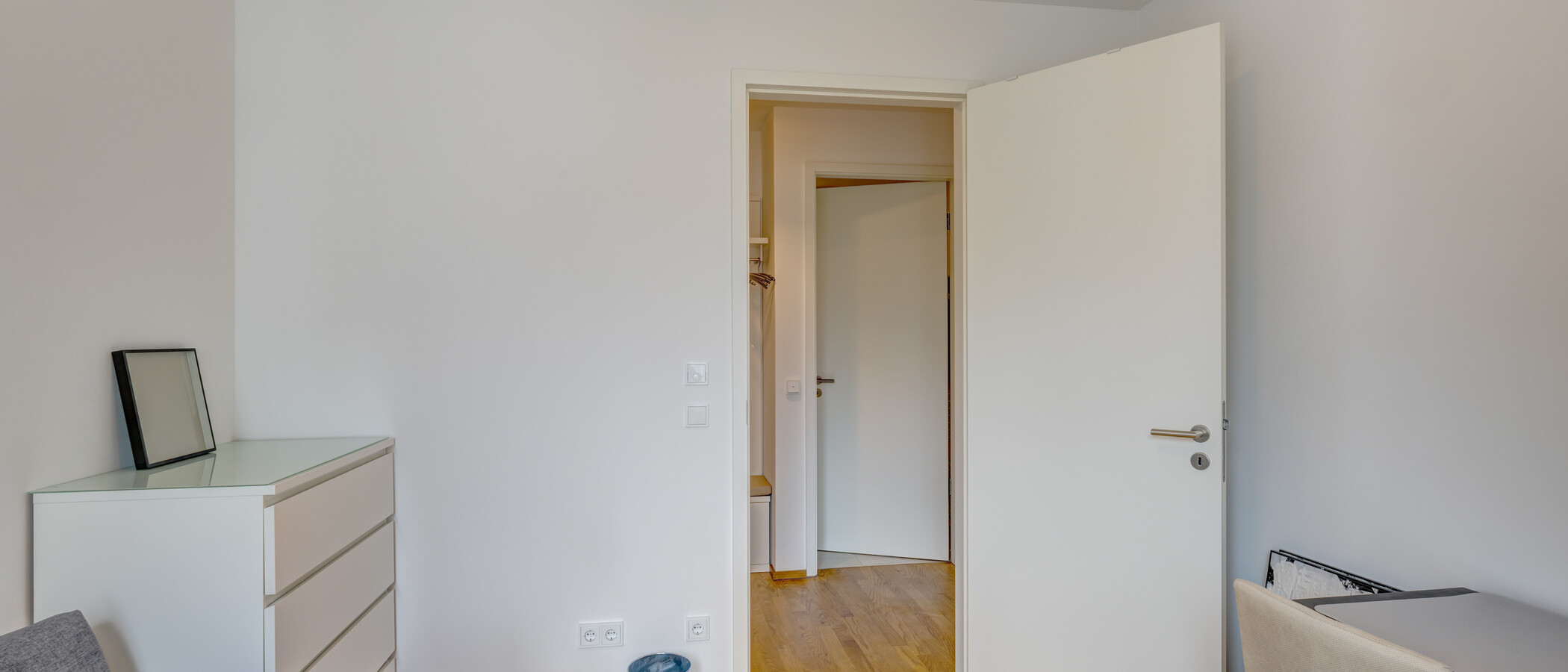 apartment München Ludwigsvorstadt 03 Workspace/Guestroom 14847