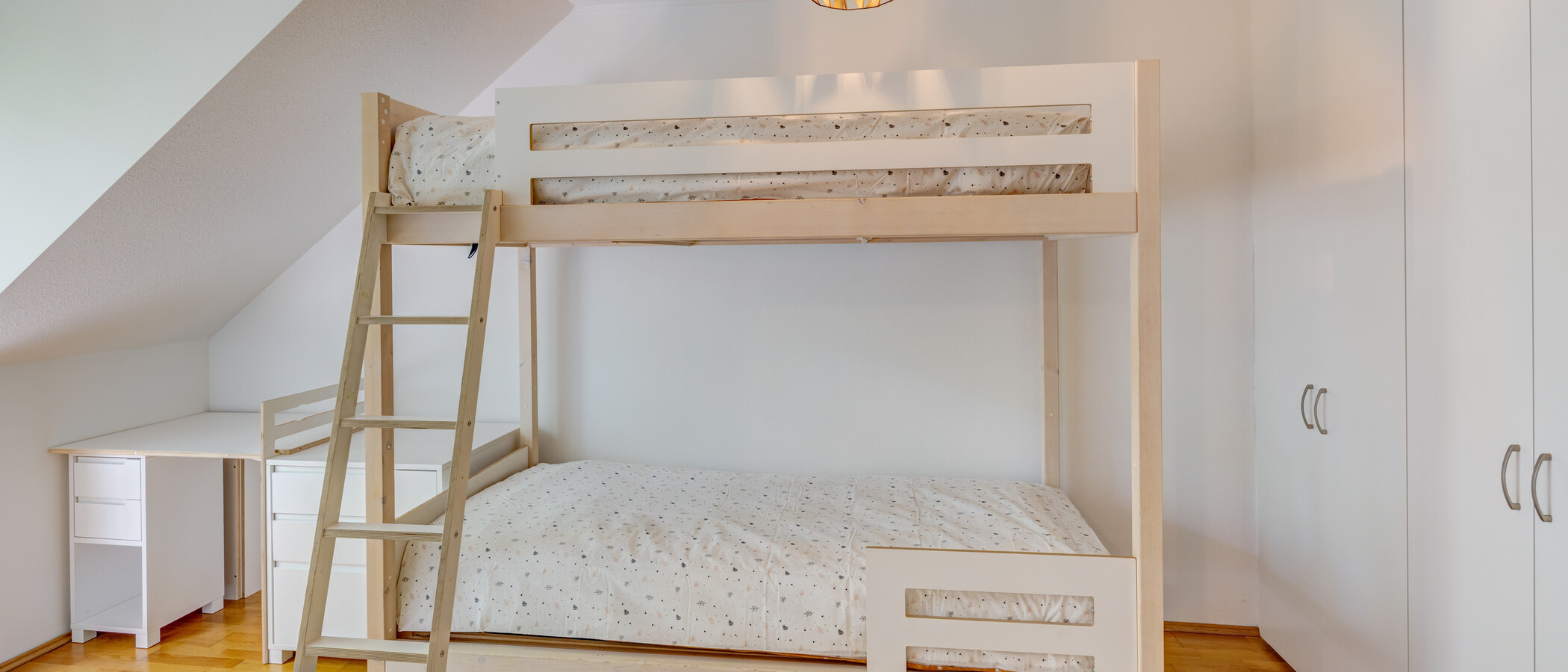 apartment München Oberföhring 02 children's room 14848
