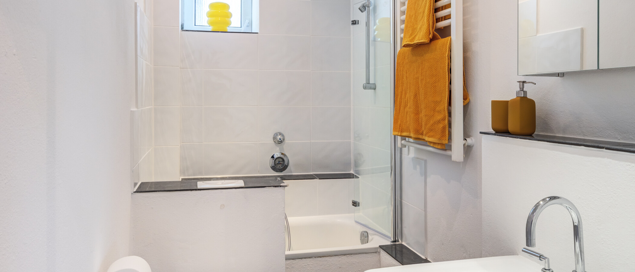 apartment München Glockenbachviertel 01 bathroom 14849