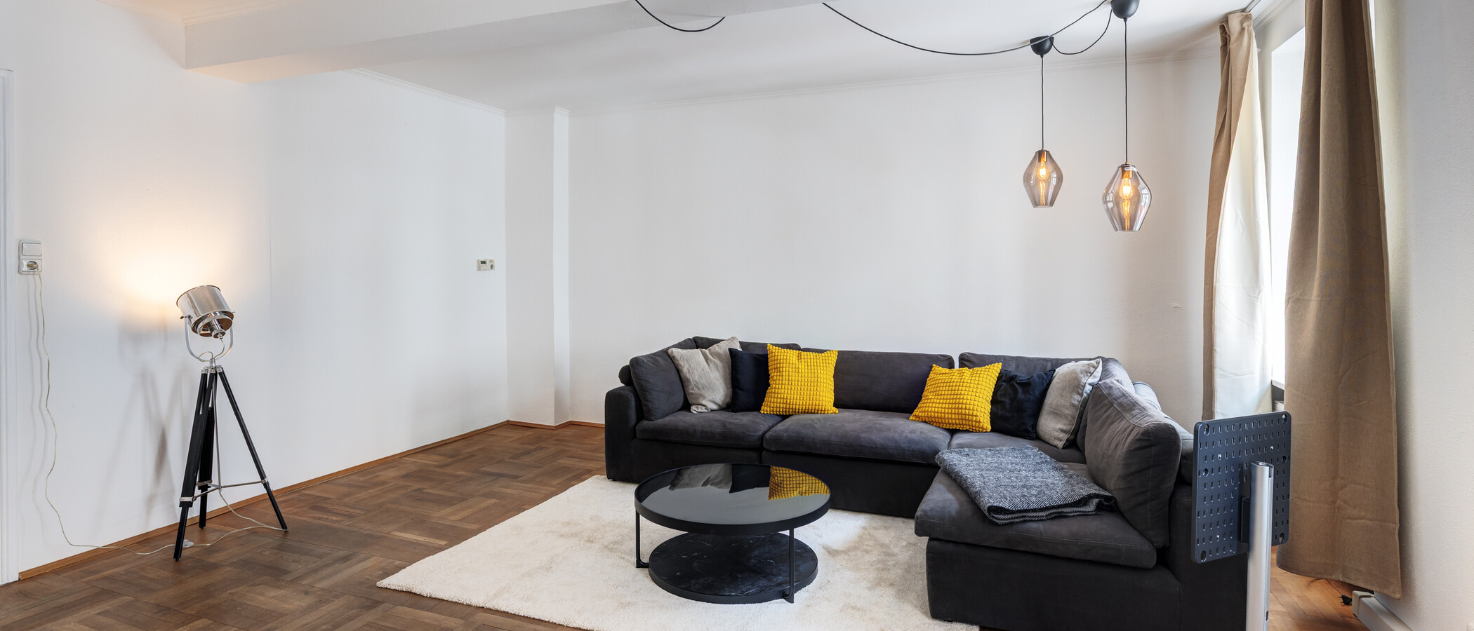 apartment München Glockenbachviertel 03 living room 14849