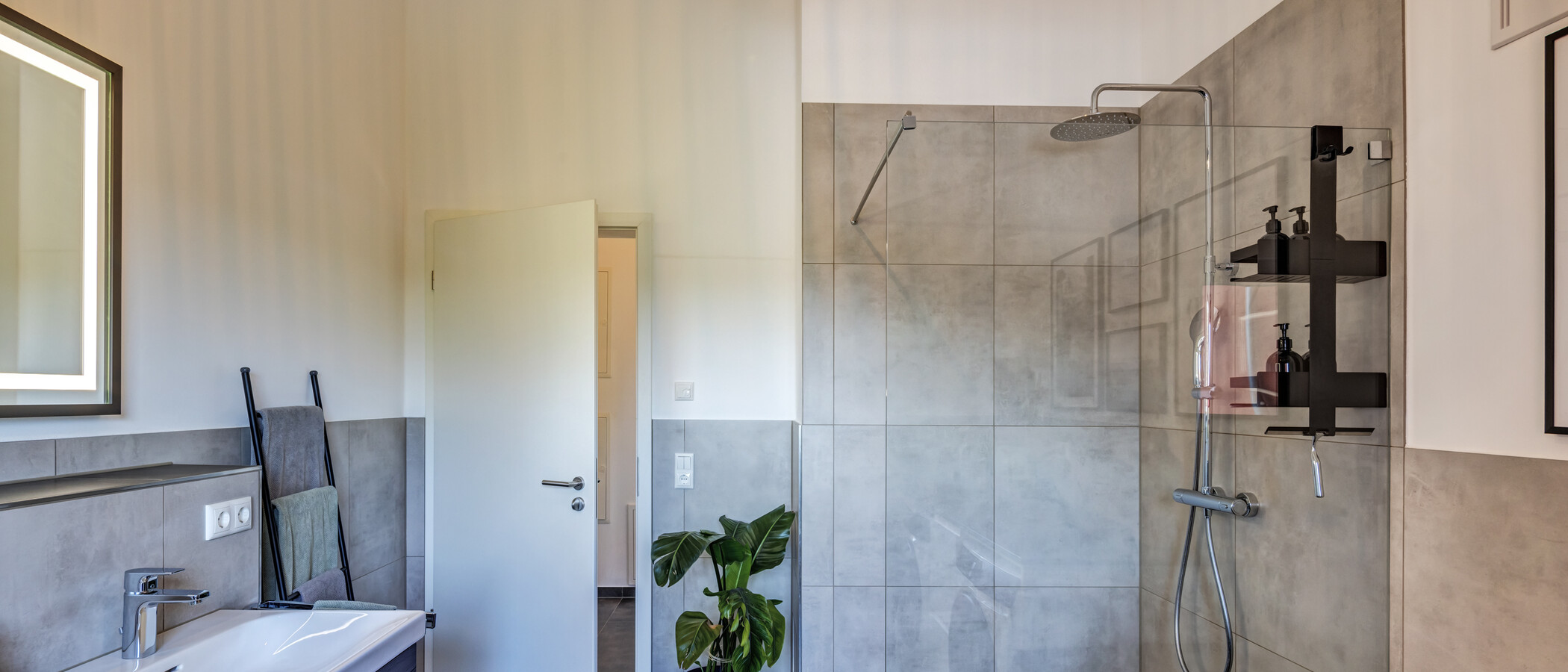 roof terrace apartment Planegg 03 bathroom 14854